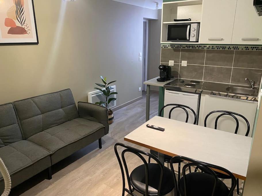 Appartement 4 - Hyper Centre - 1 A 4 Personnes Douai Exterior photo